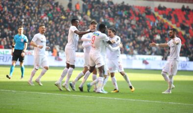 Sivasspor bu sezon ilk deplasman galibiyetini aldı