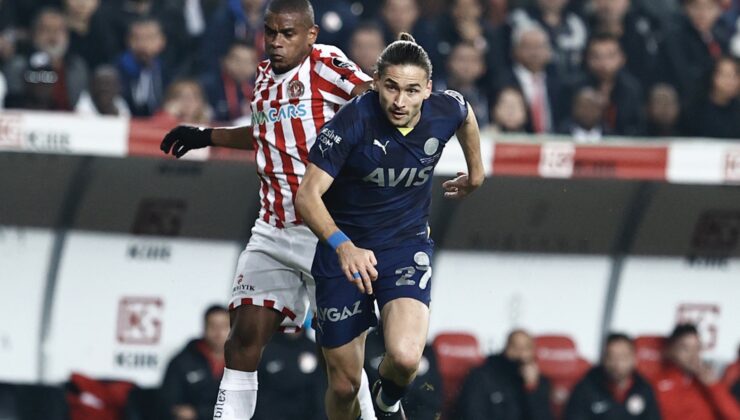 Fenerbahçe, zorlu Antalyaspor deplasmanın da 3 puan çıkardı