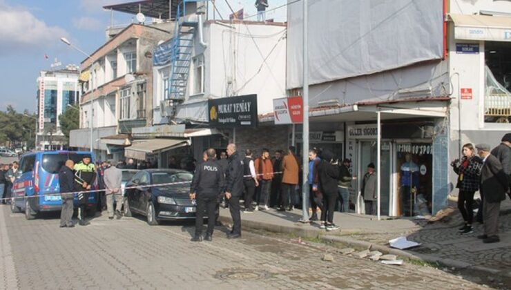 Husumetli iki grup arasında çıkan bıçaklı kavgada 25 yaşındaki genç öldü, 3 kişi yaralandı