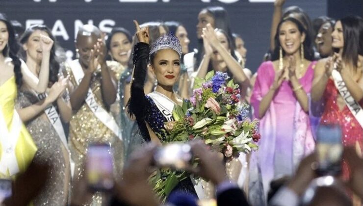 Yeni kainat güzeli bir melez