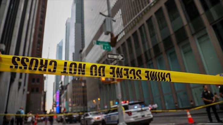 Korkunç cinayetler! Bir evde 5’ i çocuk 8 kişi silahla vurulmuş olarak bulundu