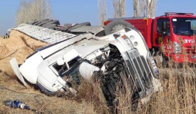 Konya’ da devrilen kamyondaki 1 kişi öldü, 1 kişi yaralandı