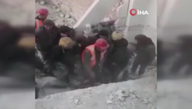 5 katlı bina çöktü: 10 kişi hayatını kaybetti