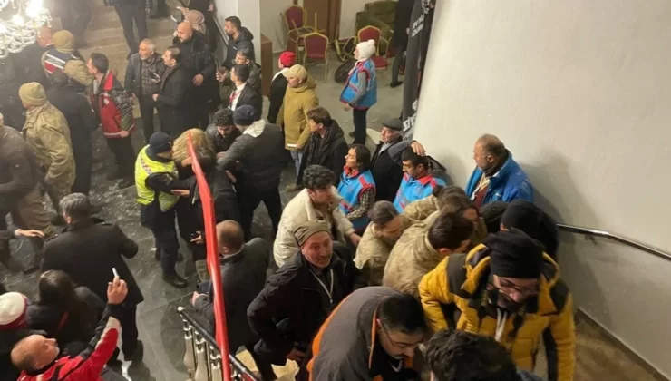 Sarıkamış’ ta bir otelin tavanı çöktü