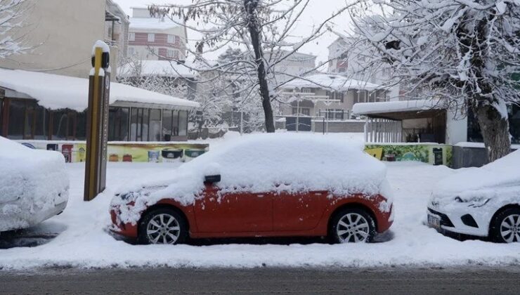 Türkiye beyaza büründü: 33 il için kar uyarısı geldi