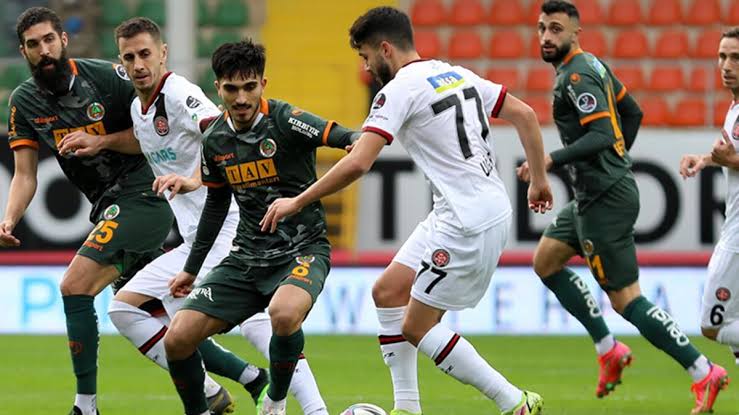 Günün maçı: Alanyaspor – Fatih Karagümrük maçı saat kaçta, hangi kanalda? Maçı canlı izle
