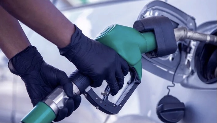 Benzine zam geldi