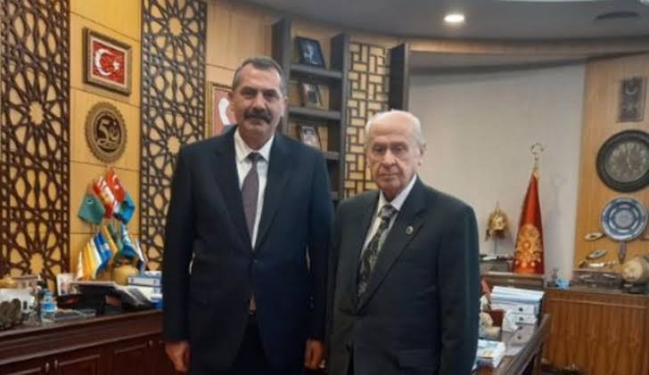 MHP İstanbul yeni il başkanı hızlı başladı: 7 ilçe başkanı görevden alındı