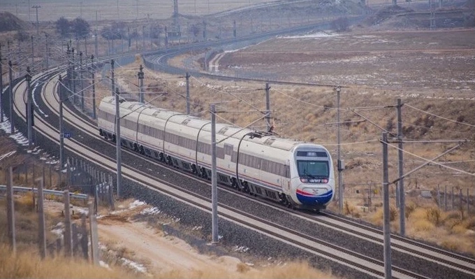 Deprem bölgesine gidecekler için ek Yüksek Hızlı Tren seferleri konuldu