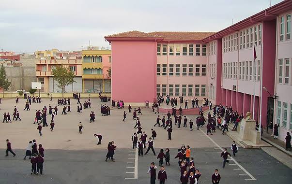 İstanbul’ da risk altında bulunan 93 okul tahliye ediliyor: İlçe ilçe tahliye edilecek okullar