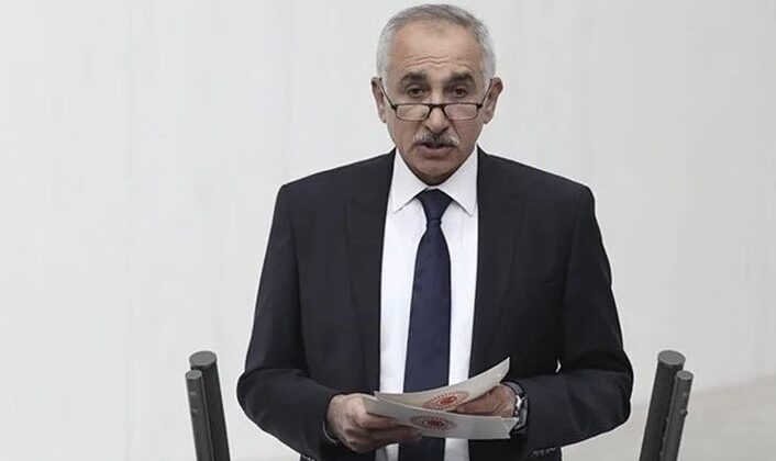 Enkaz altında kalan milletvekili hayatını kaybetti