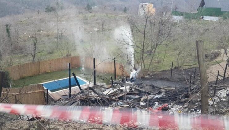 Hafta sonu eğlenmek için bungalov ev kiralayan 2 genç yangında can verdi