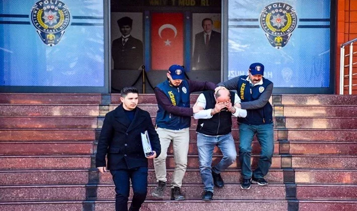 Sahte ilanlarla depremzedeleri dolandırdılar