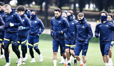 Fenerbahçe, UEFA Avrupa Ligi kadrosunda değişikliğe gitti