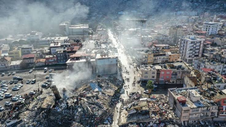 Ahlaksızlık, fırsatçılık diz boyu