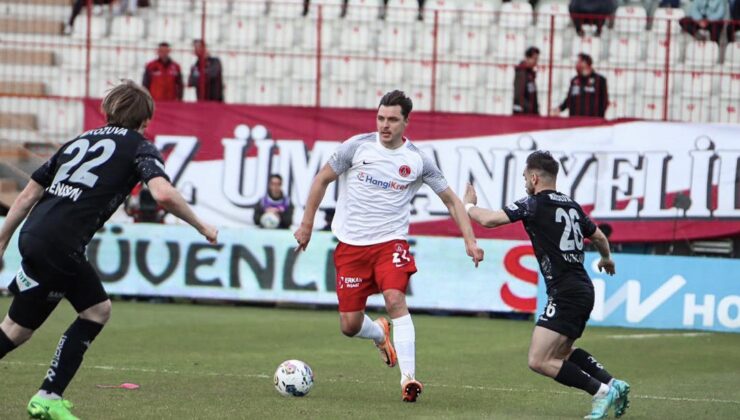 Ümraniyespor, son anda 1 puanı kurtardı