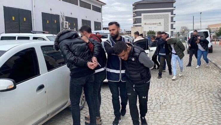 Postacı kılığına girdi uyuşturucu tacirlerini yakaladı