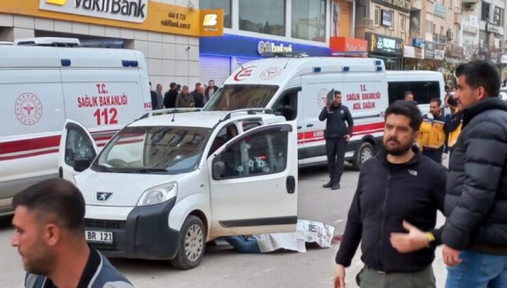 Seyir halindeki araca silahlı saldırı: 2 kişi öldü, 1 kişi yaralandı