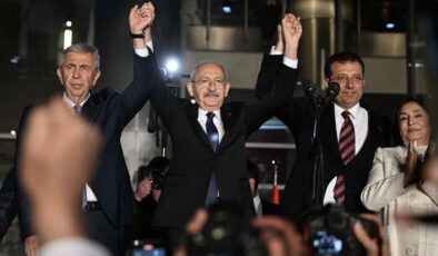 Kılıçdaroğlu, başkanlarla CHP’ lilerin karşısına çıktı