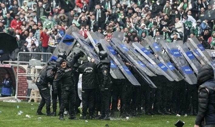 Olaylı Bursaspor – Amed maçının kararı açıklandı: Bursaspor’ a rekor ceza verildi