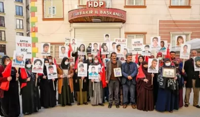 Diyarbakır Anneleri’ inde Anayasa Mahkemesi’ ne tepki: Bu kararla terör örgütüne finans sağlamıştır