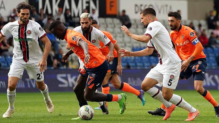 Günün maçı: Fatih Karagümrük – Başakşehir FK maçı saat kaçta, hangi kanalda?