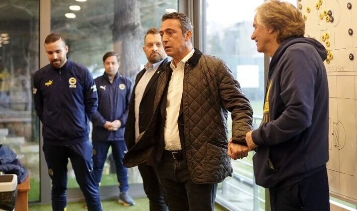 İstifa çağrılarına ve protestolara kulak tıkayan Ali Koç, Jesus’ a sahip çıktı