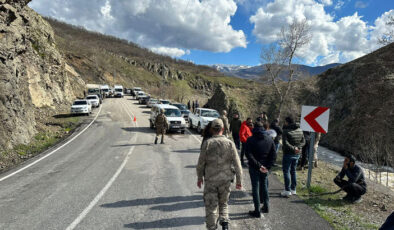Munzur Çayı’ na otomobil uçtu: 3 kişi akıntıya kapılıp kayboldu