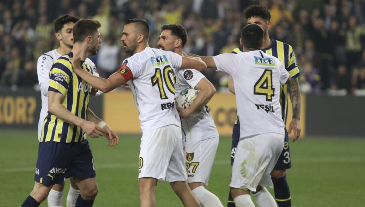 Kadıköy’ de Fenerbahçe’ ye soğuk duş