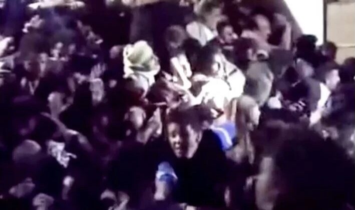 Bayram yardımı almak isteyen 78 kişi çıkan izdihamda hayatını kaybetti