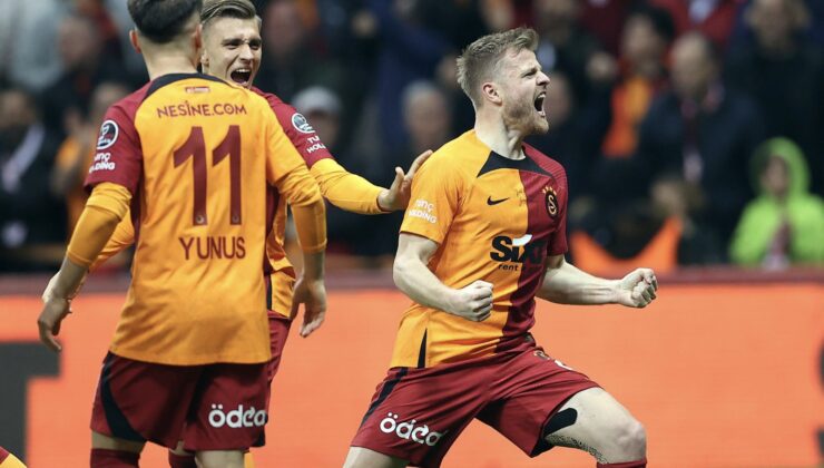 Galatasaray son anda 3 puanı aldı