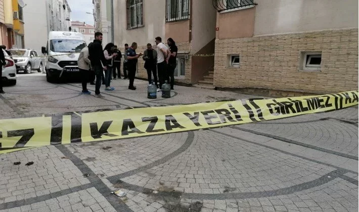 Silivri’de 16 yalındaki çocuk aile içi katliam yaptı