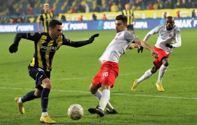 İstanbul’da küme kalma maçı: Ümraniyespor – MKE Ankaragücü maçı saat kaçta, hangi kanalda? Maçı canlı izle