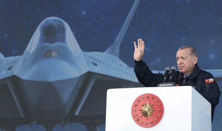 5. Nesil savaş uçağı hangardan çıkı, ismi belli oldu