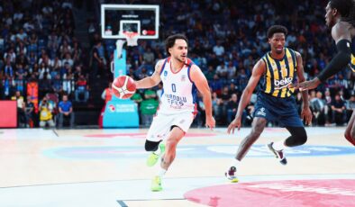 Fenerbahçe’yi mağlup eden Anadolu Efes finale bir adım daha yaklaştı