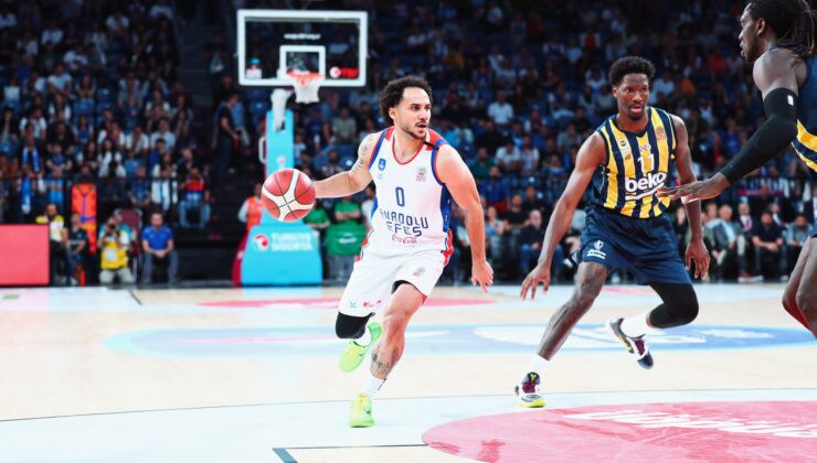 Fenerbahçe’yi mağlup eden Anadolu Efes finale bir adım daha yaklaştı