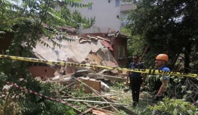 Hurdacıların üzerine ev çöktü: 1’i çocuk 2 kişi hayatını kaybetti