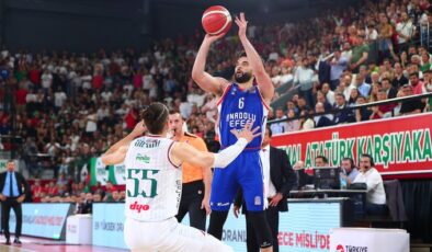 Anadolu Efes 16. şampiyonluğunu kazandı