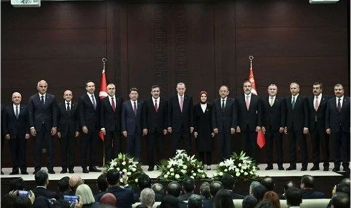 Yeni kabine toplanıyor: Gündem ekonomi