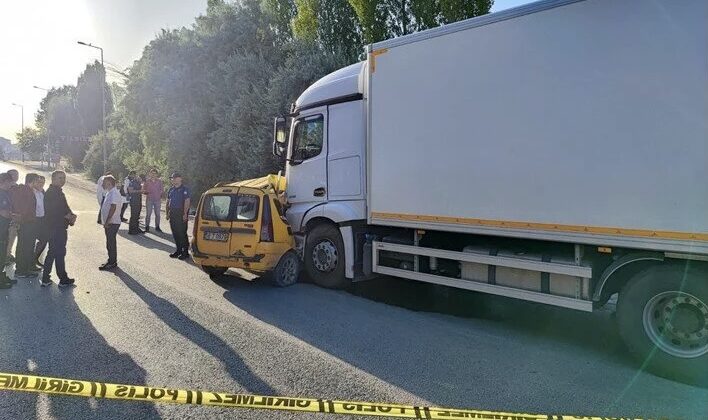 Feci kazada gurbetçi bir aile yok oldu: 4 kişi hayatını kaybetti, 1 kişi ağır yaralandı