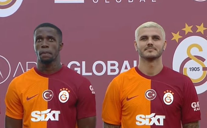 Galatasaray’dan imza şov