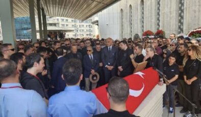 Özkan Uğur Taksim Camii’nde son yolculuğuna uğurlandı