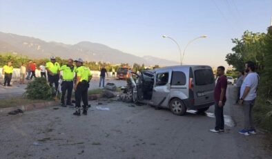Polis aracı kaza yaptı: 3’ü polis, 4 kişi yaralandı