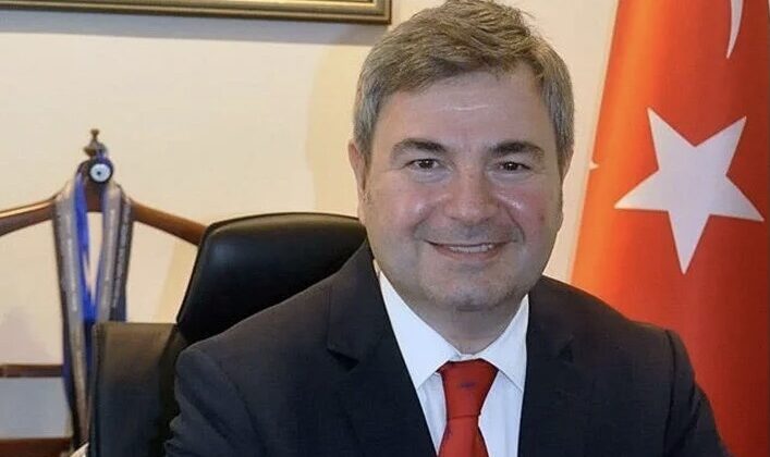 Denizde kalp krizi geçiren Büyükelçi hayatını kaybetti