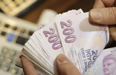 Emekli, memur maaş zamlarını düzenleyen  torba yasa görüşmeleri ertelendi