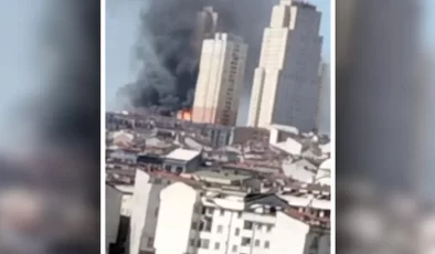 Esenyurt Kültür Merkezi  yanıyor