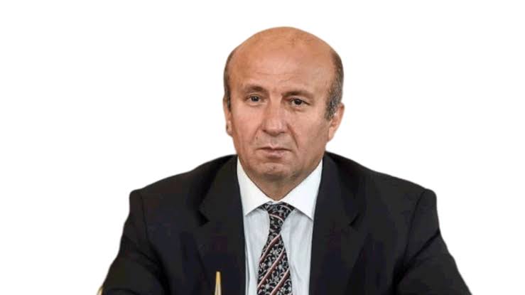 AK Partili Eski Bakan TBMM lojmanında ölü bulundu