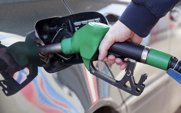 Seçimden sonra ilk kez akaryakıtta indirim yaşandı