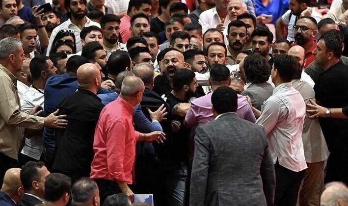 Yumruklu kongreye Kılıçdaroğlu el koydu