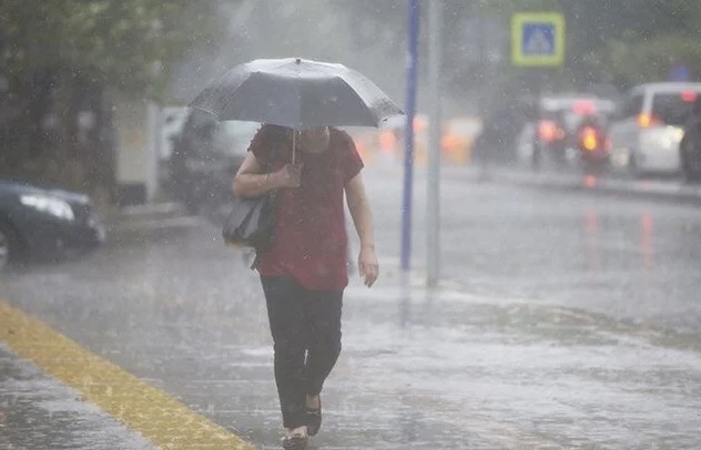 Türkiye serin ve yağışlı havanın etkisine giriyor: İstanbul için uyarı yapıldı